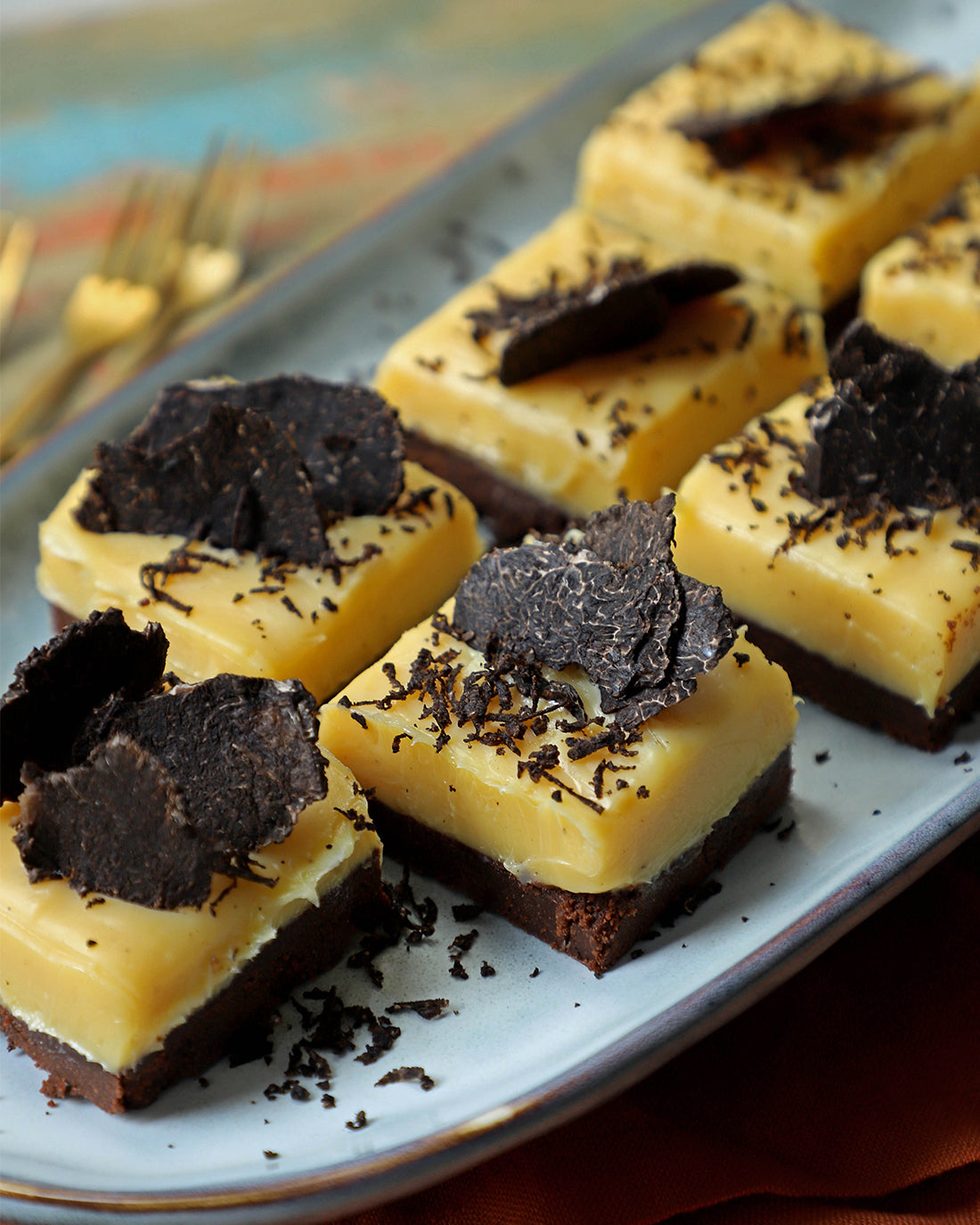 Calugosa de chocolate blanco aromatizado y Trufa Negra