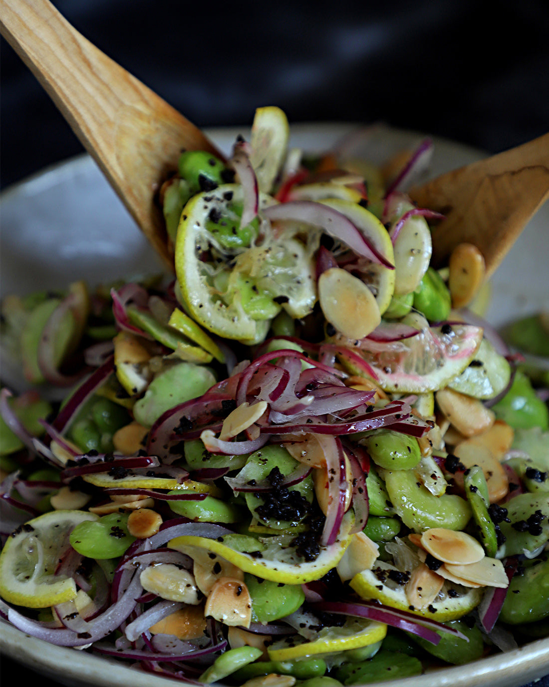 Ensalada tibia de habas con limones y Ghee Trufado