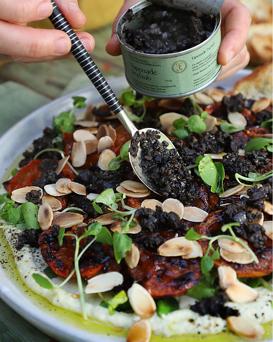 Carpaccio de tomates asados con mayo de alcachofas y Tapenade Trufado