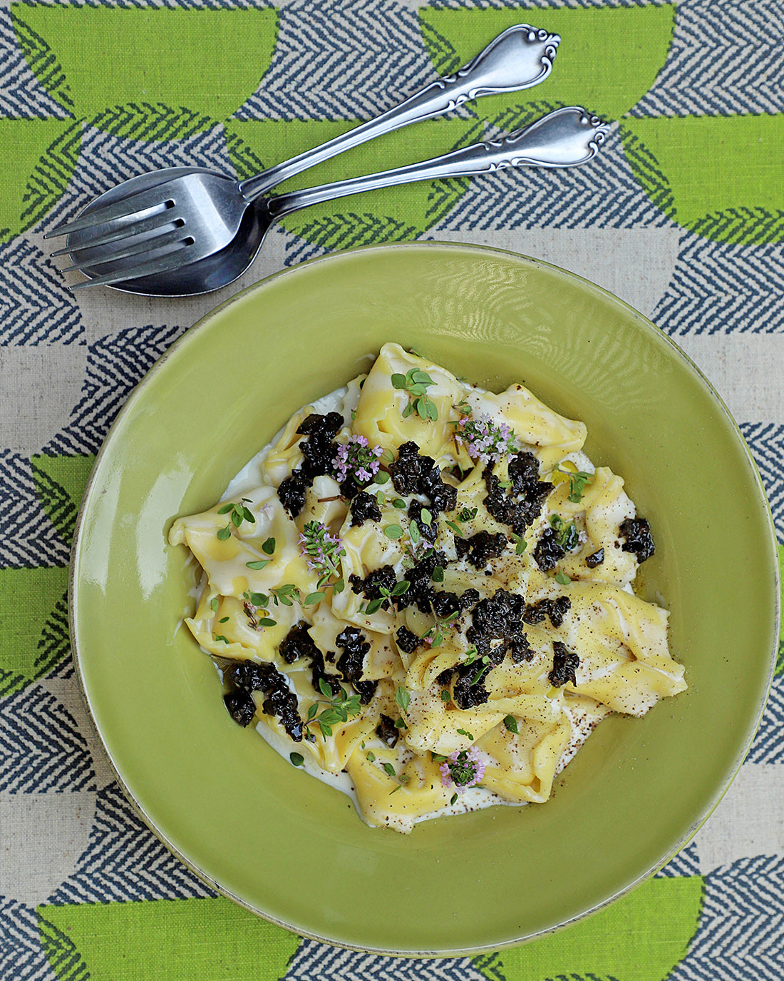Tortellini con crema y Tapenade Trufado