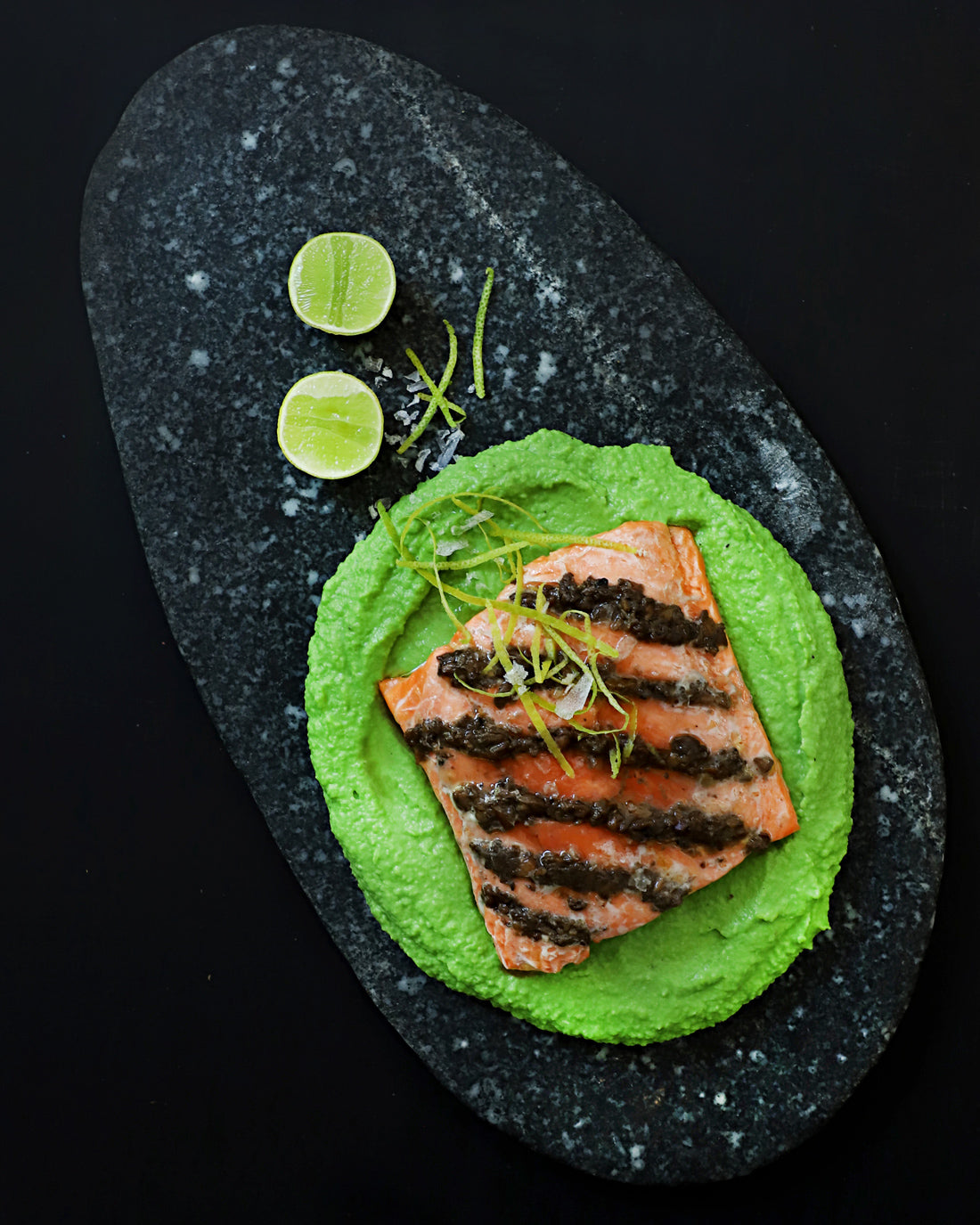 Trucha al horno con cortes de Tapenade Trufado