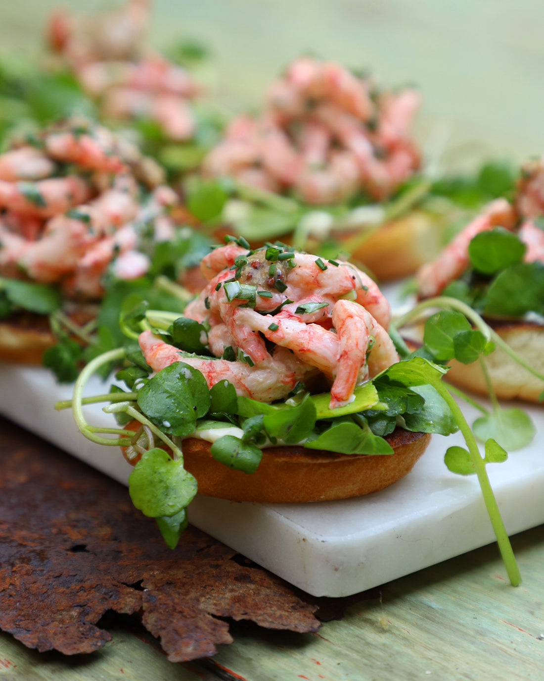 Brioche de camarones con Mostaza Trufada