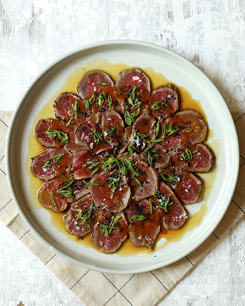 Carpaccio de filete sellado, marinada y Salsa Toffee Trufado